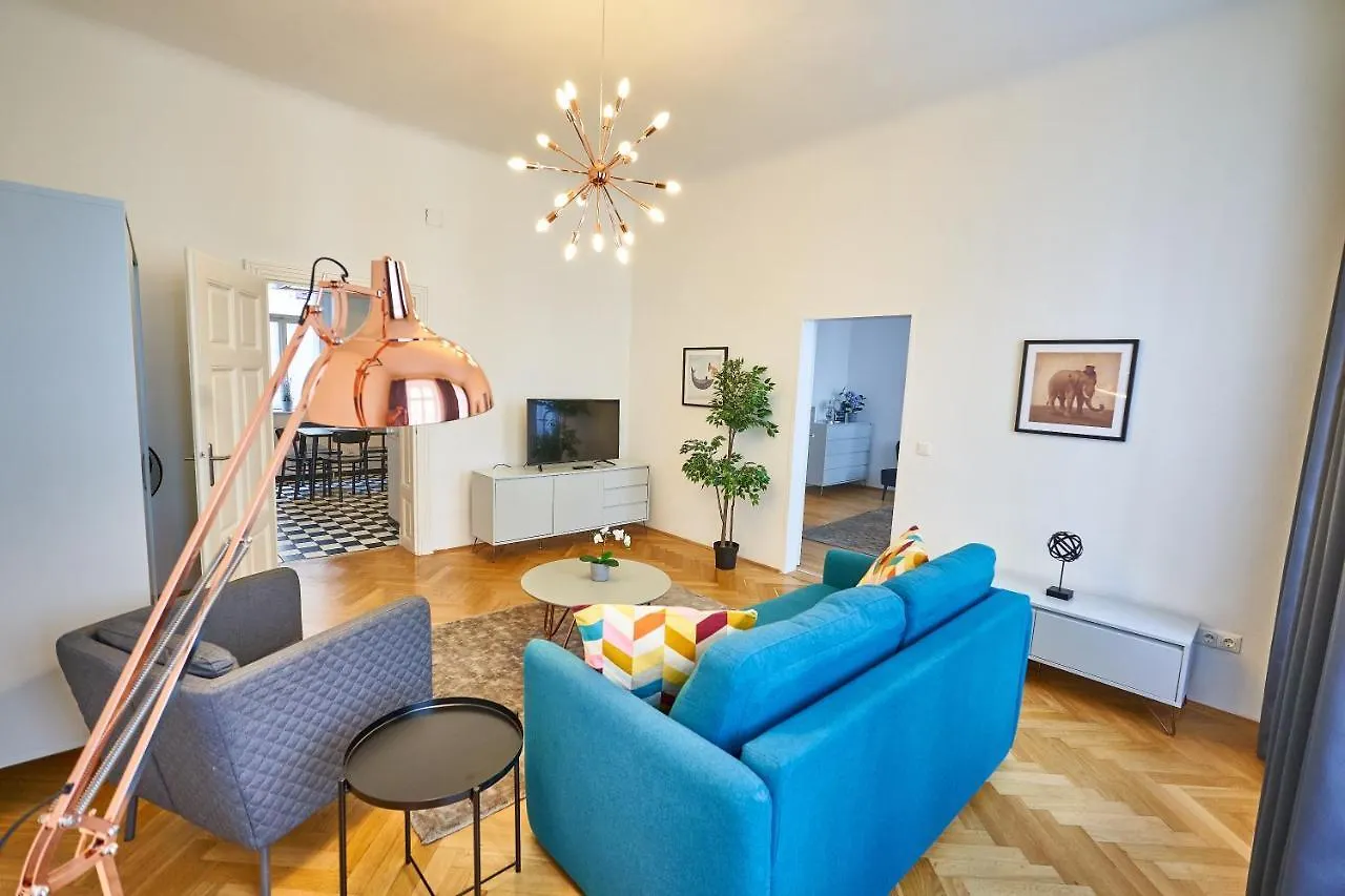 Apartment Fancy Home For 6 With Self-Check-In At Spittelberg Wien