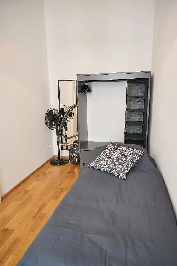 Fancy Home For 5 With Self-Check-In At Spittelberg Wenen 0*,  Oostenrijk